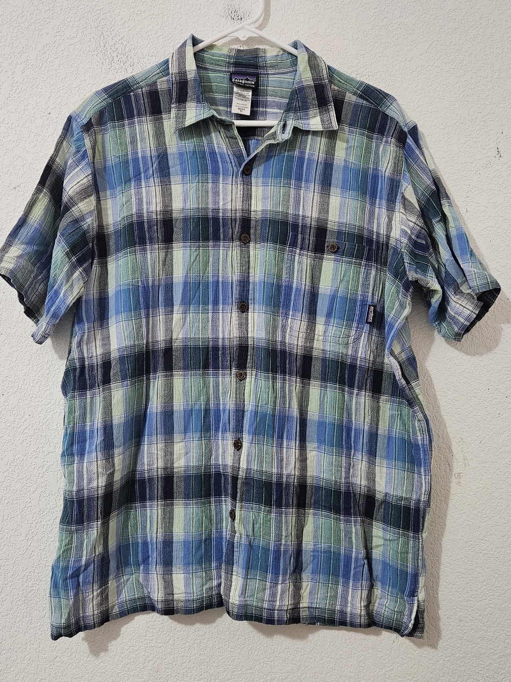 ​Patagonia Men’s XL Puckerware Short Sleeve Plaid Shirt